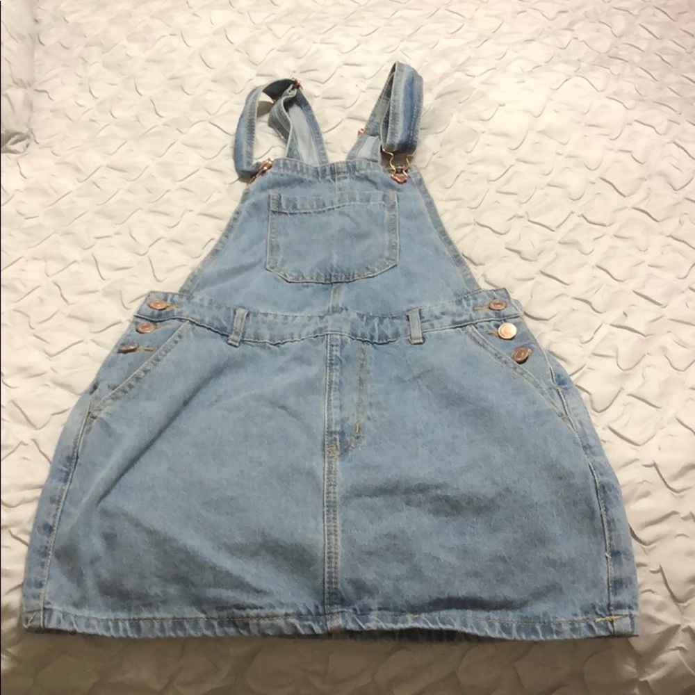 Overall skirt